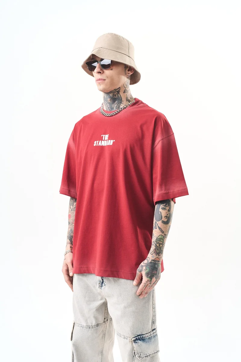 ريسباير تي شيرت رجالي مقاس كبير (Oversize) بطبعة "The Standard"، خمري