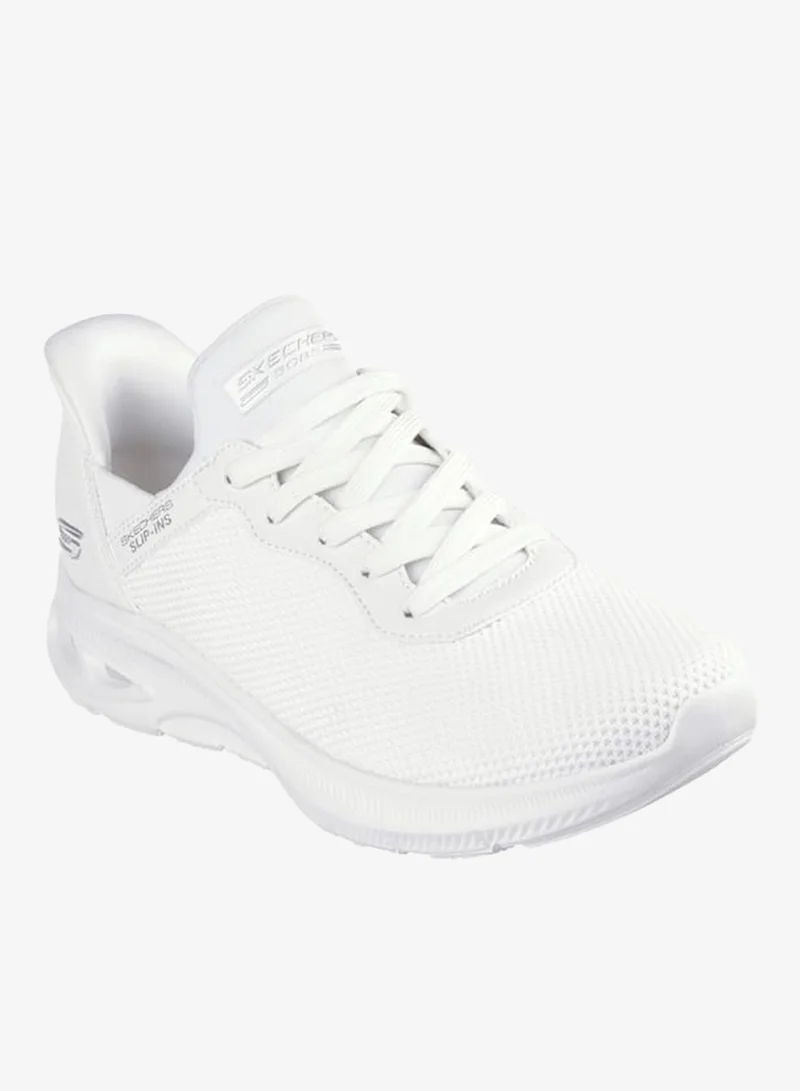 سكيتشرز أحذية رياضية نسائية بنسيج مزخرف وإغلاق برباط