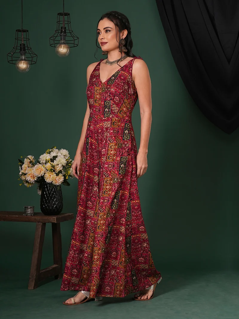 جلو باص جمبسوت نسائي مطبوع بياقة على شكل حرف  وتفاصيل ربط