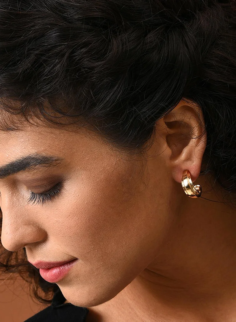 SOHI Contemporary Artificial Stud Earring Jewellery