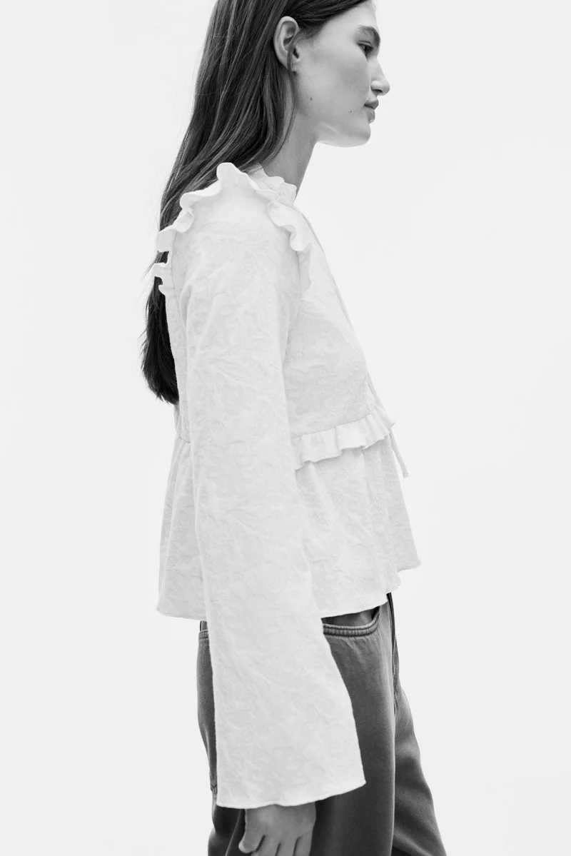 اتش اند ام بلوزة من جيرسيه الجاكار