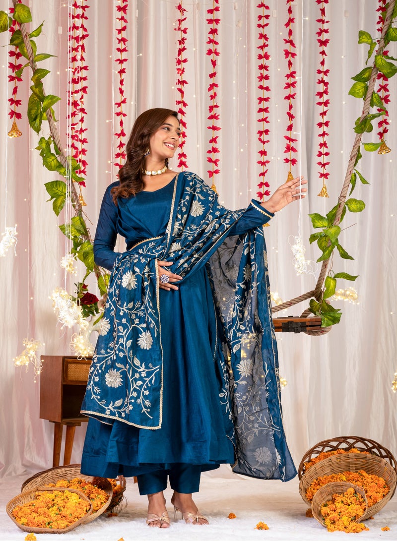 Launching product with exclusive rights belong Gown with Heavy Dupatta work - Image 4