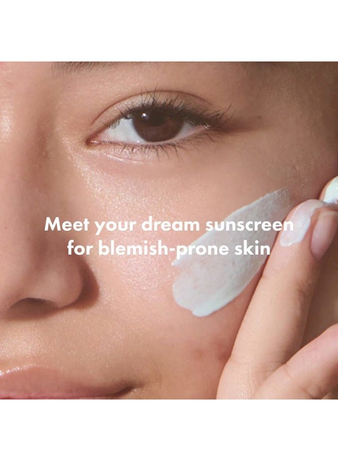 Hero Cosmetics واقي الشمس فوس شيلد سوبرلايت SPF 30 من هيرو كوسميتيكس - واقي شمس يومي SPF 30 للبشرة المعرضة لحب الشباب مع أكسيد الزنك، جرين سيرج، وإكستريمولايتس، خالي من العطور وآمن للشعاب المرجانية (50 مل) - Image 2