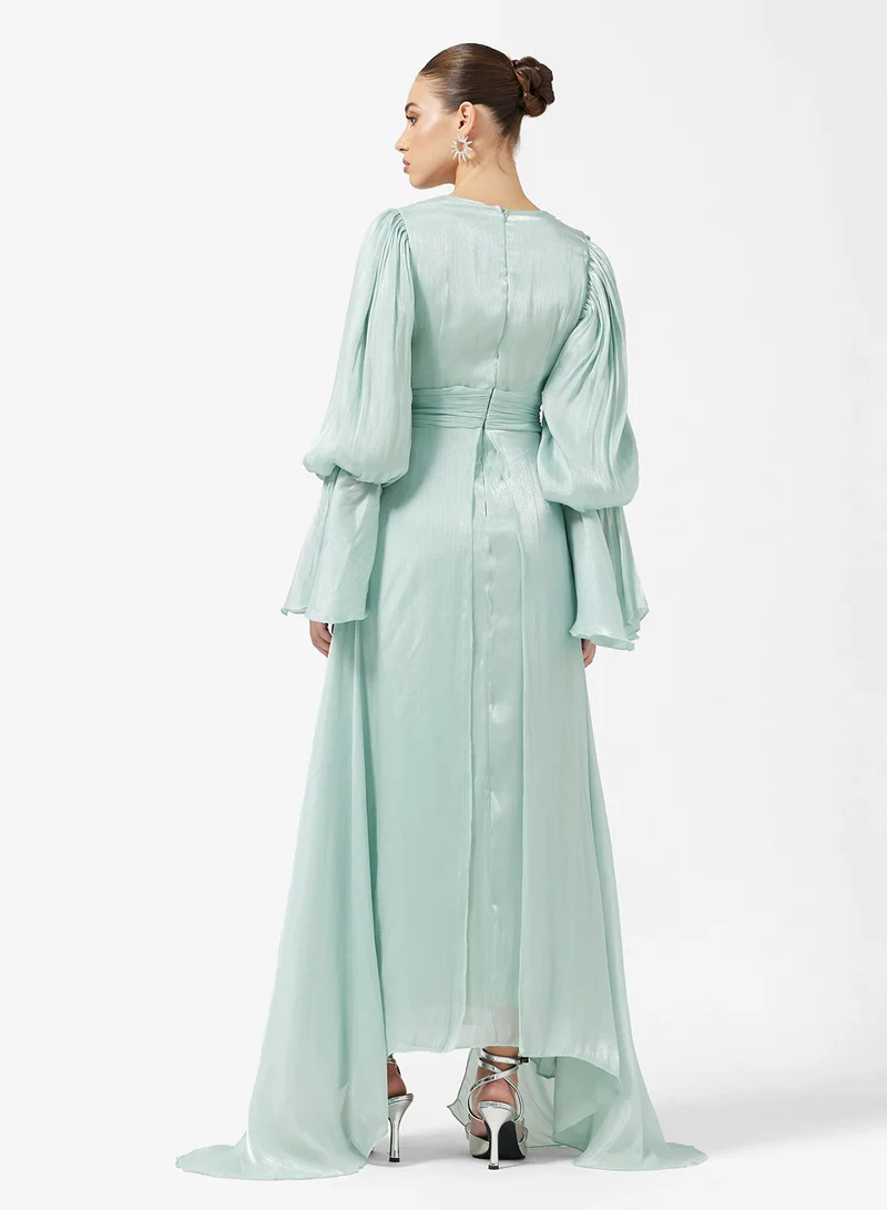 خزانة Ruched Dress With Flare Sleeves