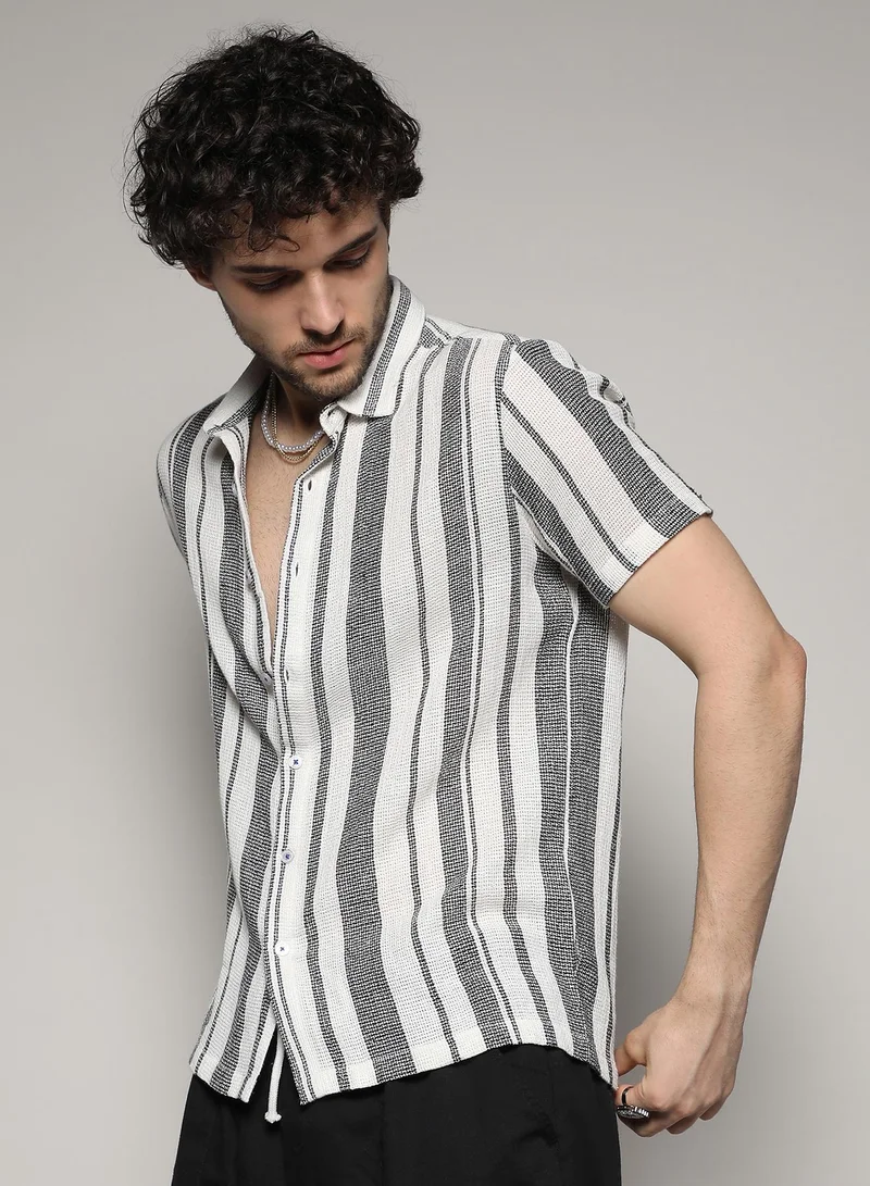 Campus Sutra Men's White & Grey Unbalanced Striped Woven Shirt
