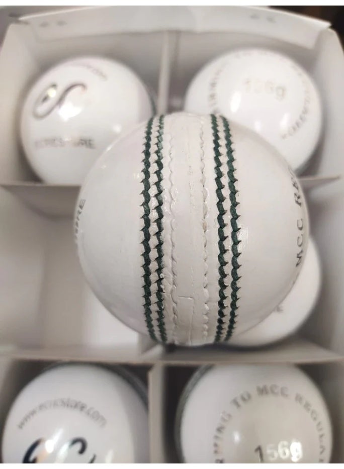 إيكريك ستور كرات كريكيت ممتازة، صندوق أبيض يحتوي على ست كرات - Image 4