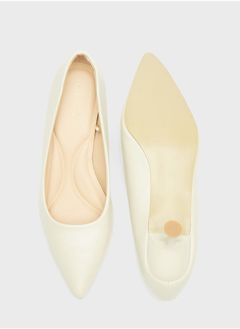 shoexpress - Pointed Toe Pumps - Image 1