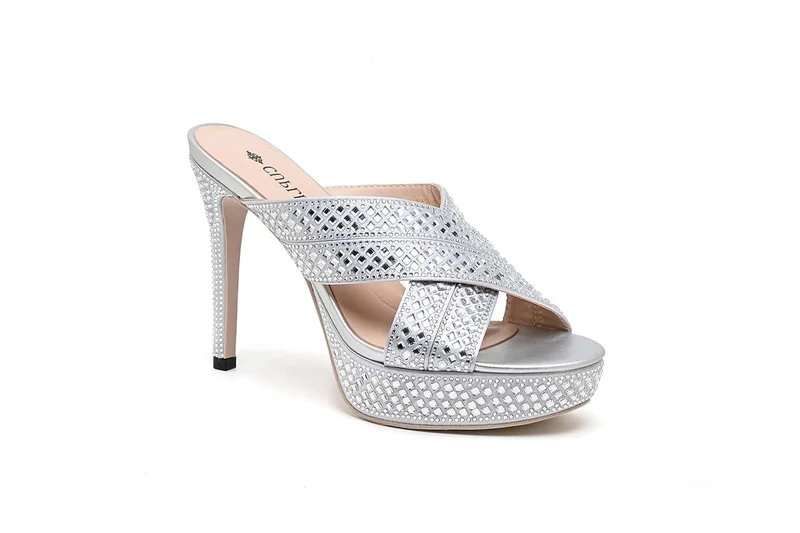 Cuple Stylish high-heeled sandals with elegant detailing
