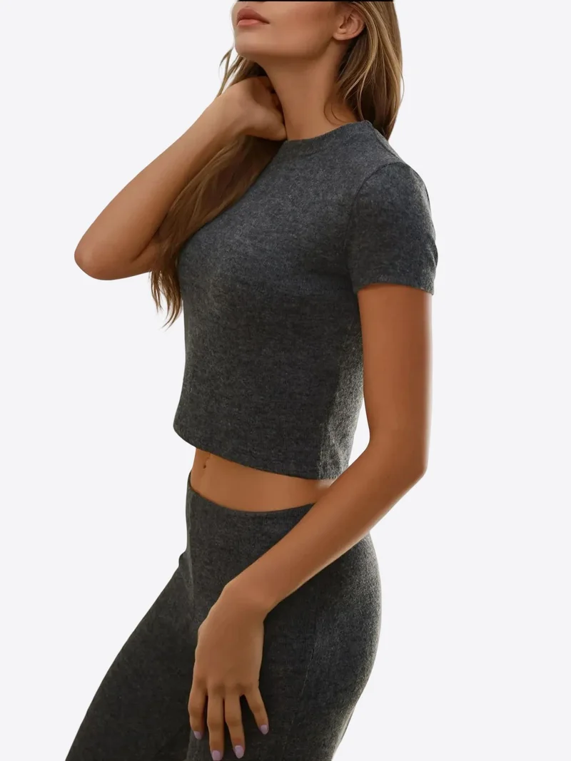 زوبعة بلوزة قصيرة محبوكة بقصة ضيقة