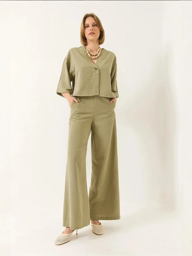 بيانكو لوتشي طقم تونيك بياقة على شكل حرف  وبنطلون واسع الساق من لوتشي