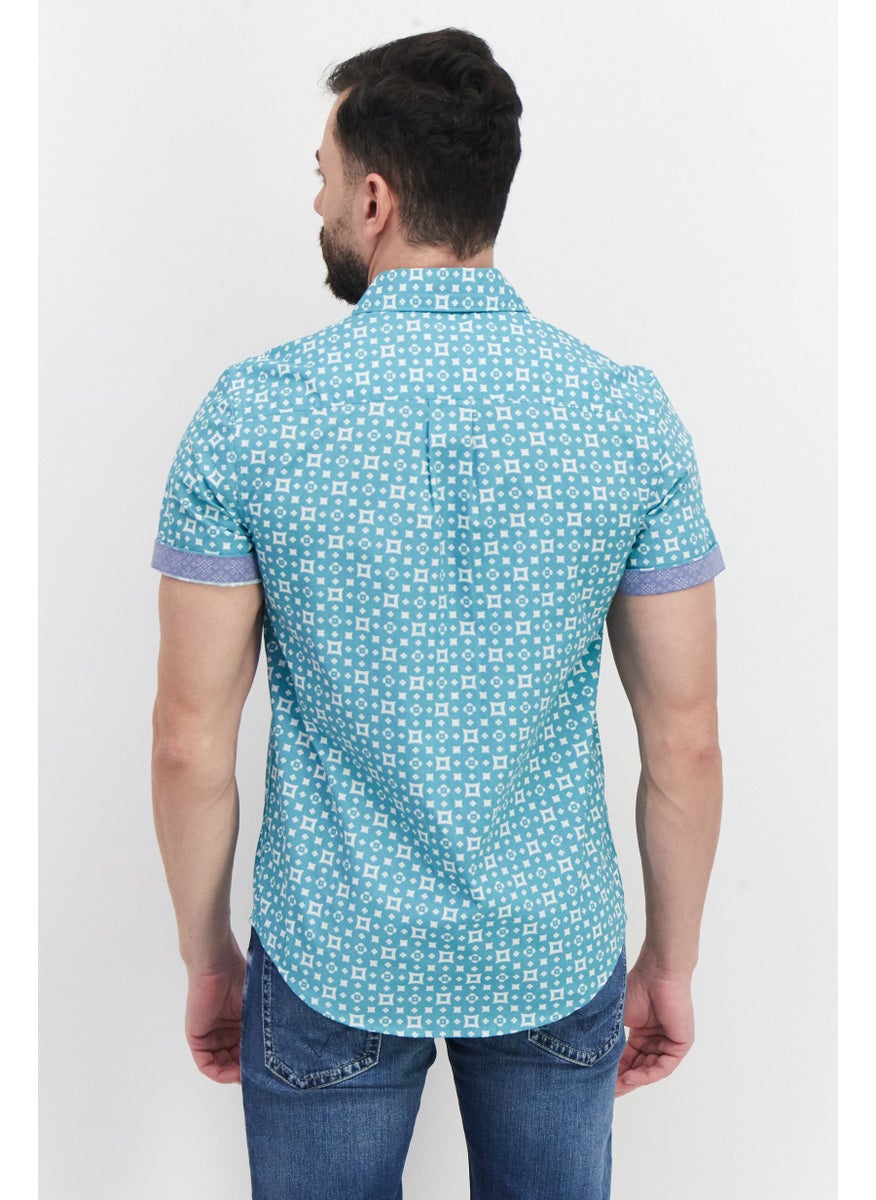 English Laundry - قميص رجالي كاجوال بقصّة عادية وأكمام قصيرة وطبعة كاملة، فيروزي - Image 1