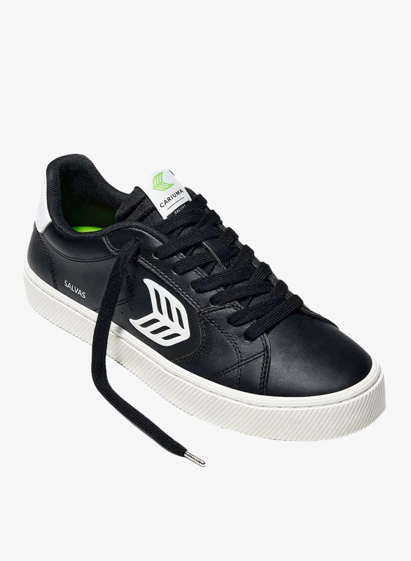 كاريوما سنيكرز سالفاس جلدي أسود بشعار أوف-وايت