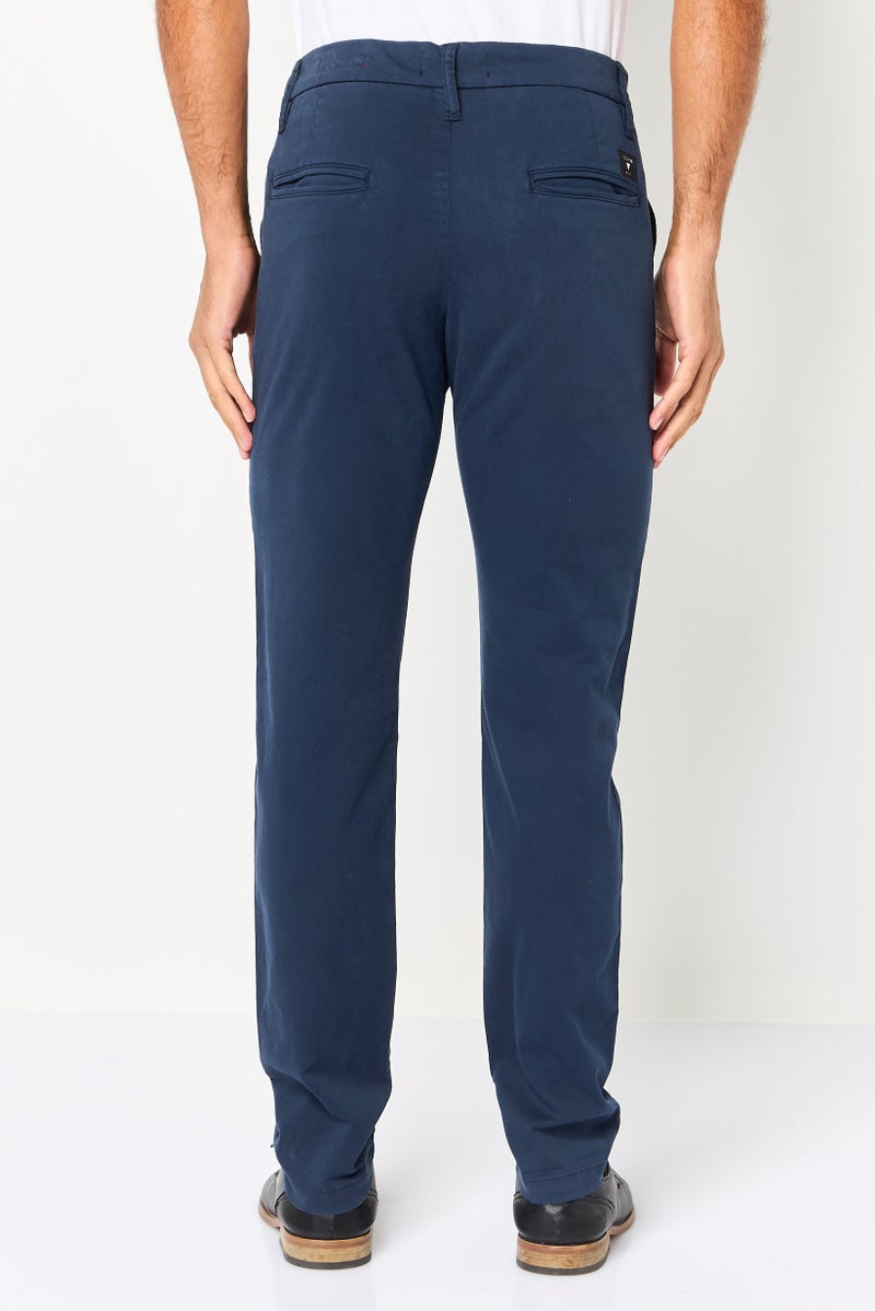 GUESS Men Slim Fit Solid Chino Pants, Navy - Image 2