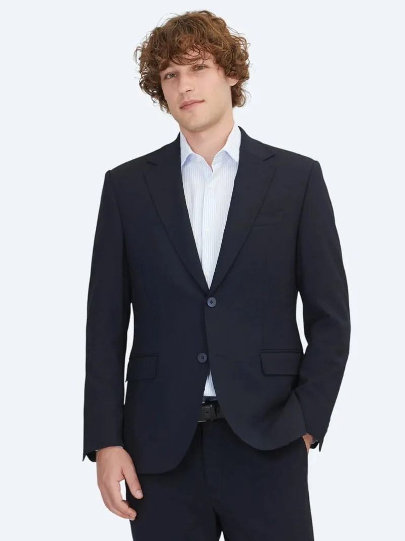 كيب بدلة زرقاء داكنة بتصميم عصري صغير