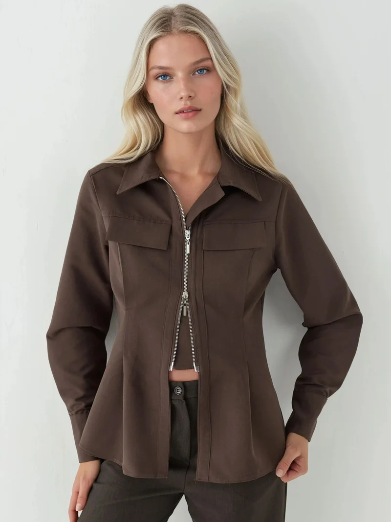 هيكاب قميص بأكمام طويلة بقصة ضيقة وتفاصيل سحاب