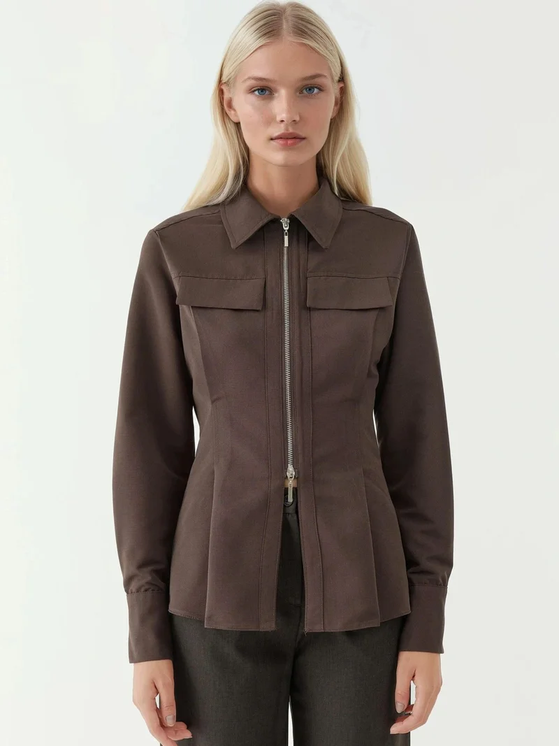 هيكاب قميص بأكمام طويلة بقصة ضيقة وتفاصيل سحاب