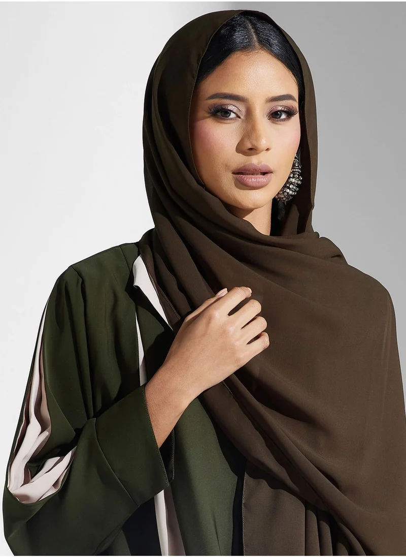 ميم باي ماريا عباية بتفاصيل متباينة