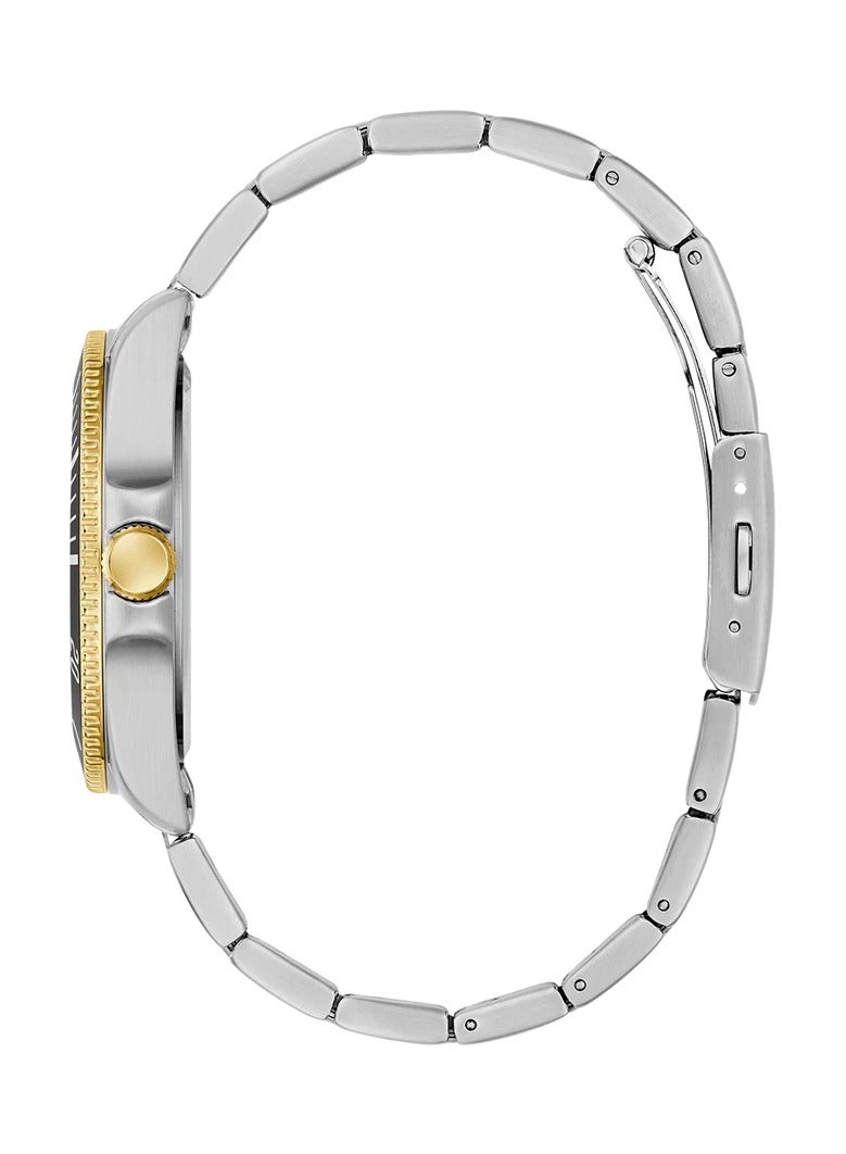 GUESS ساعة كواتز للرجال من غس بتصميم ثنائي اللون، فضية وذهبية، بقرص أخضر، موديل GW0968G4 - Image 2