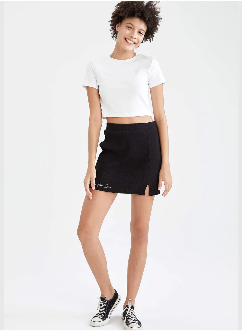 DeFacto Slim Fit One Side Split Mini Skirt