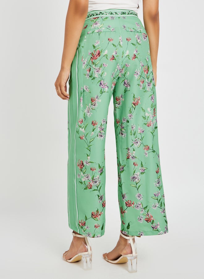 Styli Floral Printed Pleated Panelled Straight Leg Pants  - Image 4