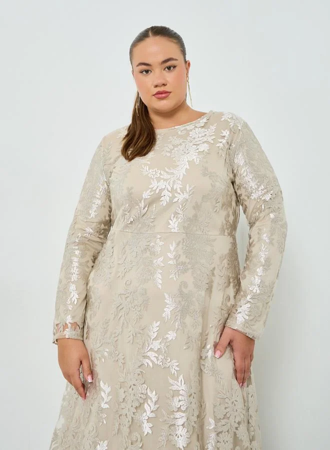 ستايلي فستان ماكسي دانتيل بحافة واسعة وأكمام طويلة بمقاس كبير