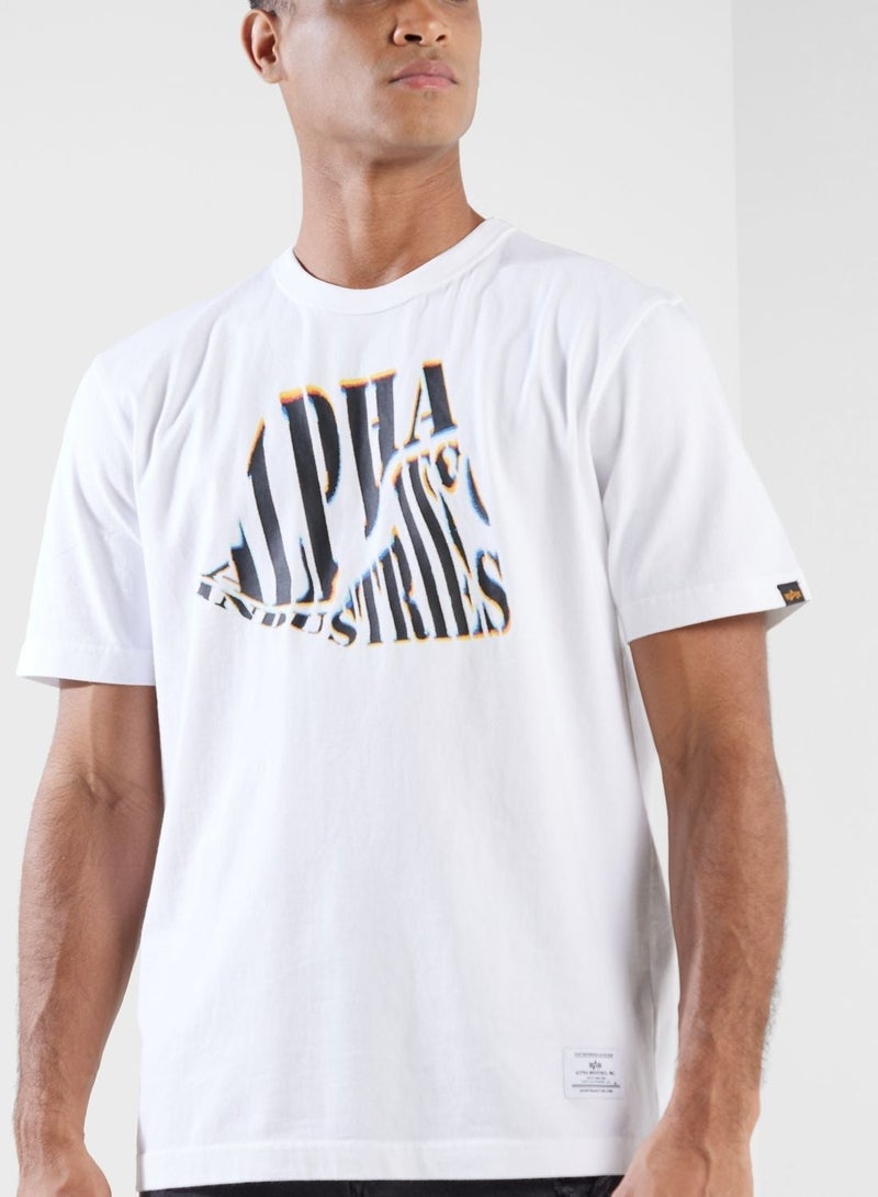الفا انداستريز تيشيرت بتصميم ملفوف - Image 1