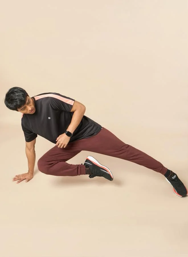 كالت تيشيرت بقصة عادية وتداخلات مُتباينة