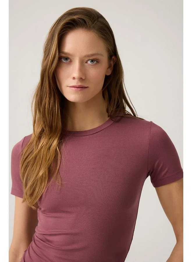 Los Ojos x Melody Burgundy Body-Fitting Short T-Shirt