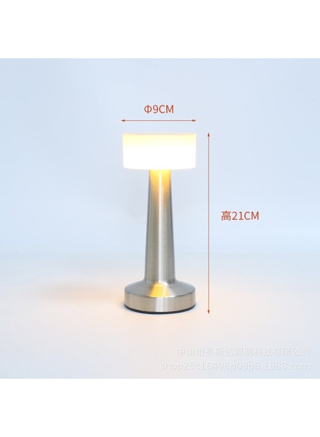 مصباح طاولة LED حديث فضي – قابل لإعادة الشحن بإضاءة دافئة - Image 2