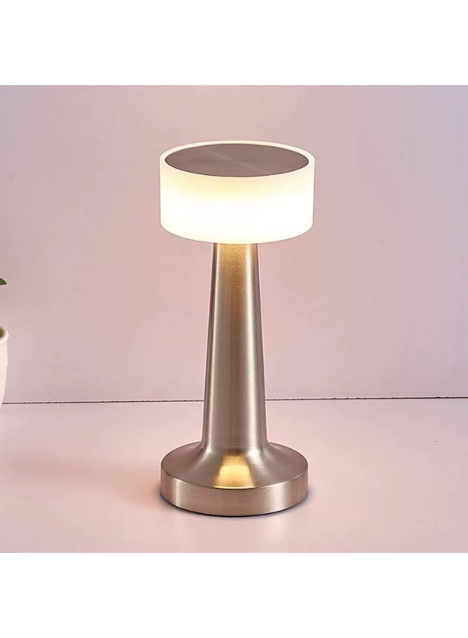 مصباح طاولة LED حديث فضي – قابل لإعادة الشحن بإضاءة دافئة - Image 3