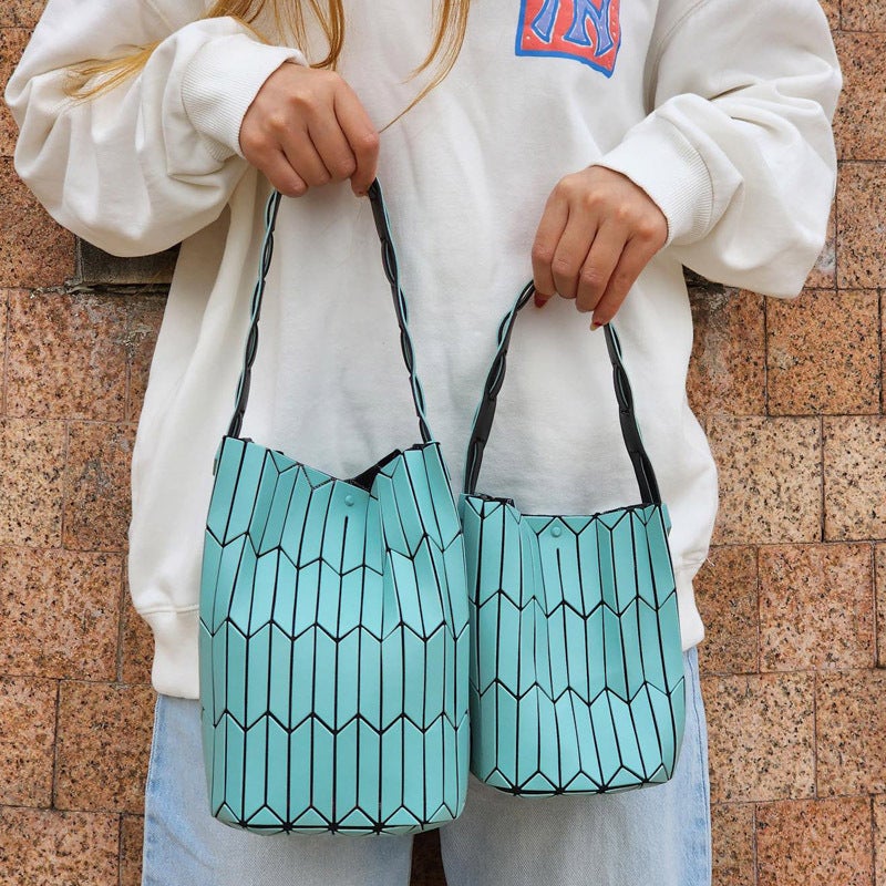23 Original Factory Patchwork Quilted Bag Geometric Color Block Tote Bucket Bag Single Shoulder Handbag Women'S Bag Quilted Miyake Versatile - Image 5