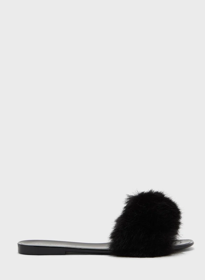 STEVE MADDEN Fur Flat Sandals
