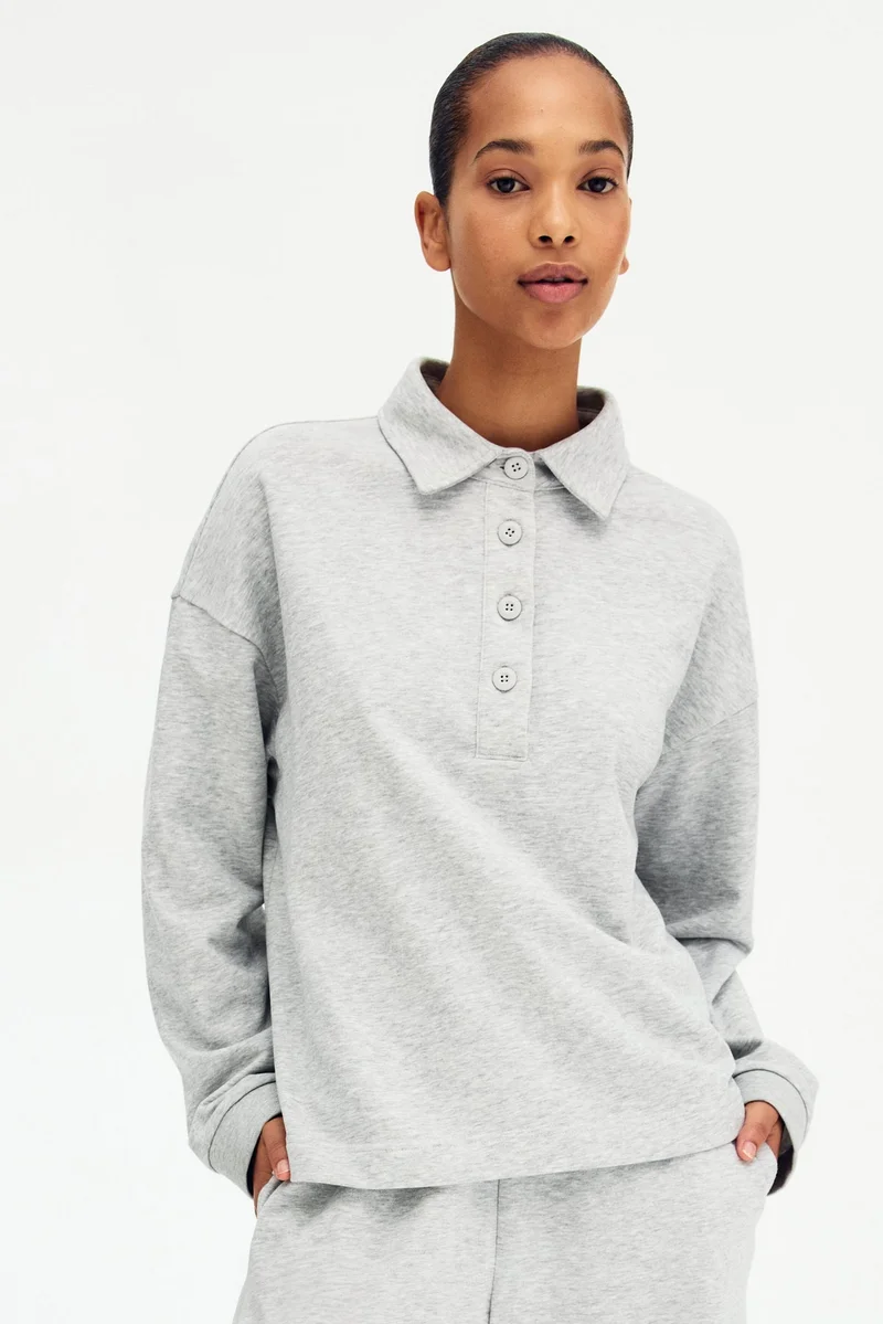 Collared sweatshirt