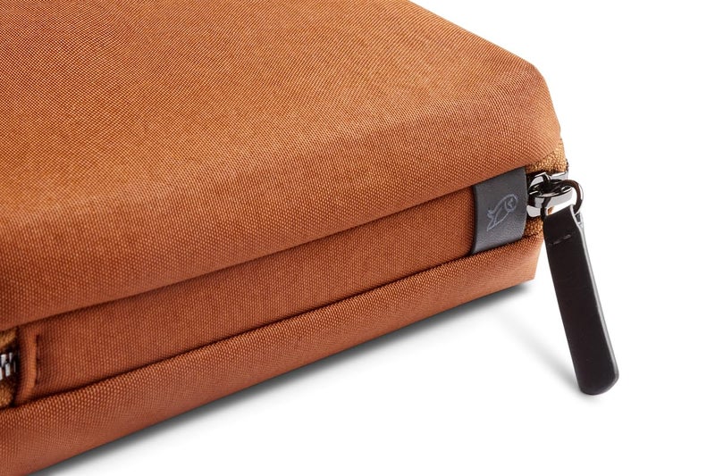 BELLROY حقيبة بيلروي التقنية المدمجة (منظم ملحقات التقنية، حقيبة بسحاب) - برونزي - Image 5