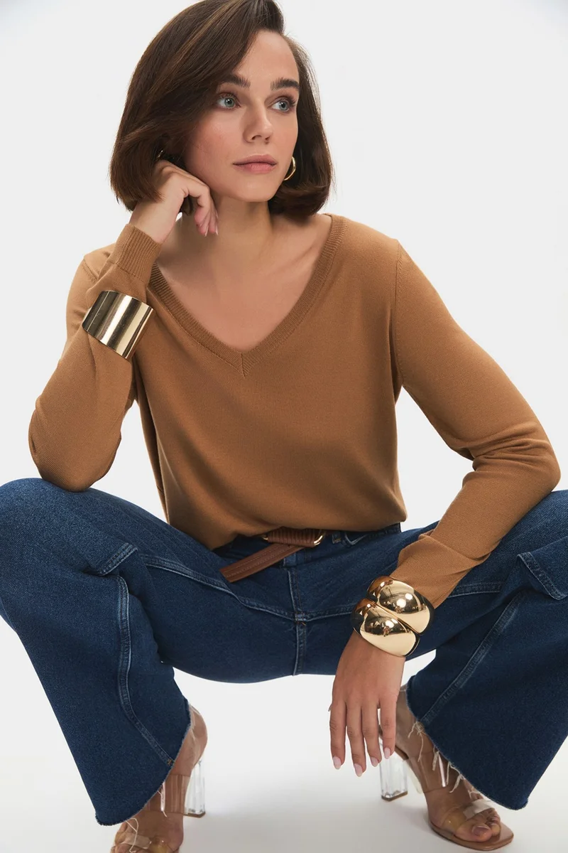 جون Women's Exclusive V Neck Viscose Blend Knitwear Sweater