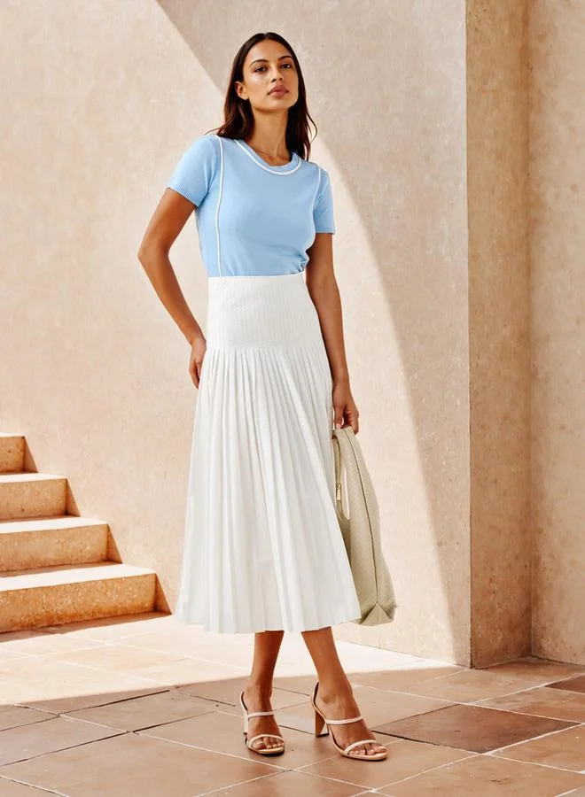 ايكونيك تنورة ميدي كلاسيكية مطوية من البوبلين