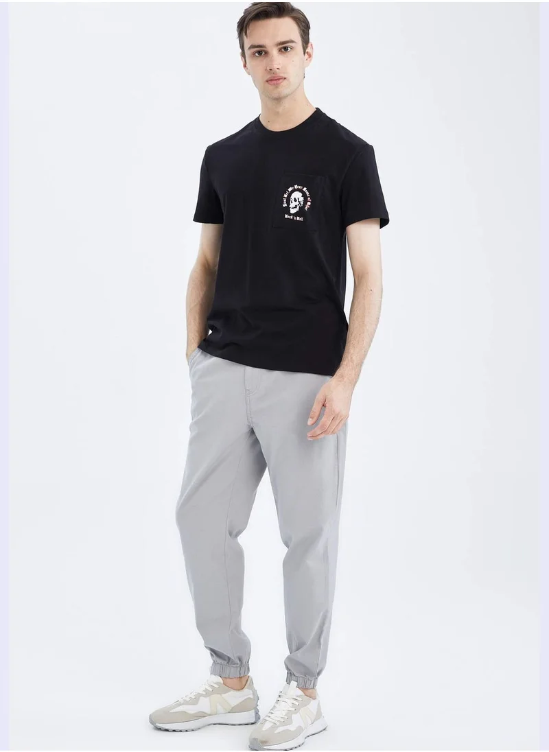 ديفاكتو Regular Fit Short Sleeve Minimal Logo Print T-Shirt