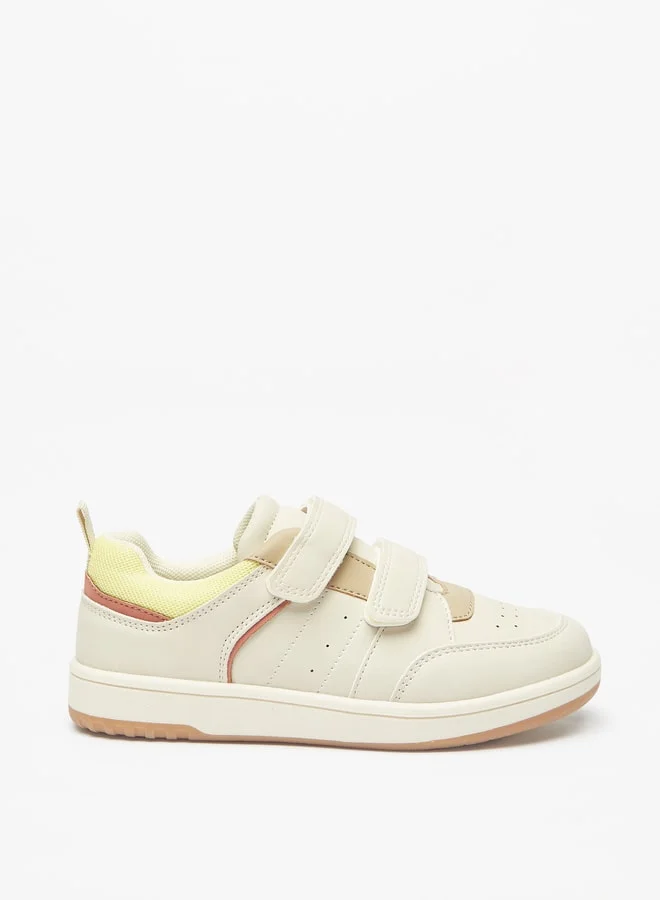 جونيورز Boys Solid Sneakers with Hook and Loop Closure