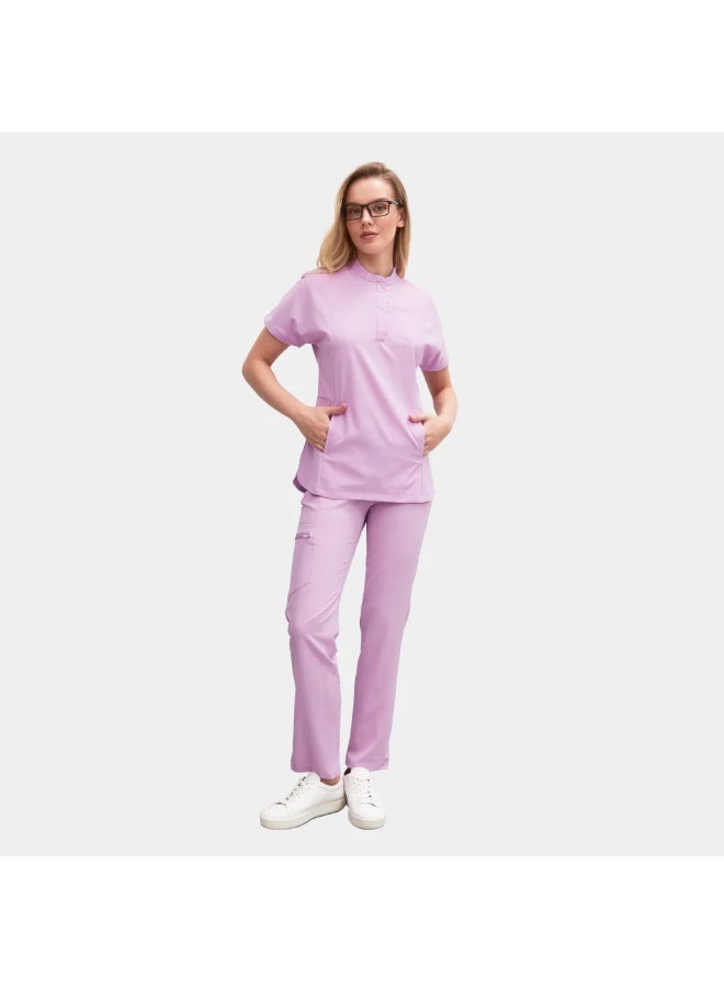 أولسكرابس زي طبي نسائي من AllScrubs – طقم يشمل بلوزة بياقة وبنطال مستقيم الساقين، باللون الليلكي (الأرجواني الفاتح). - Image 1