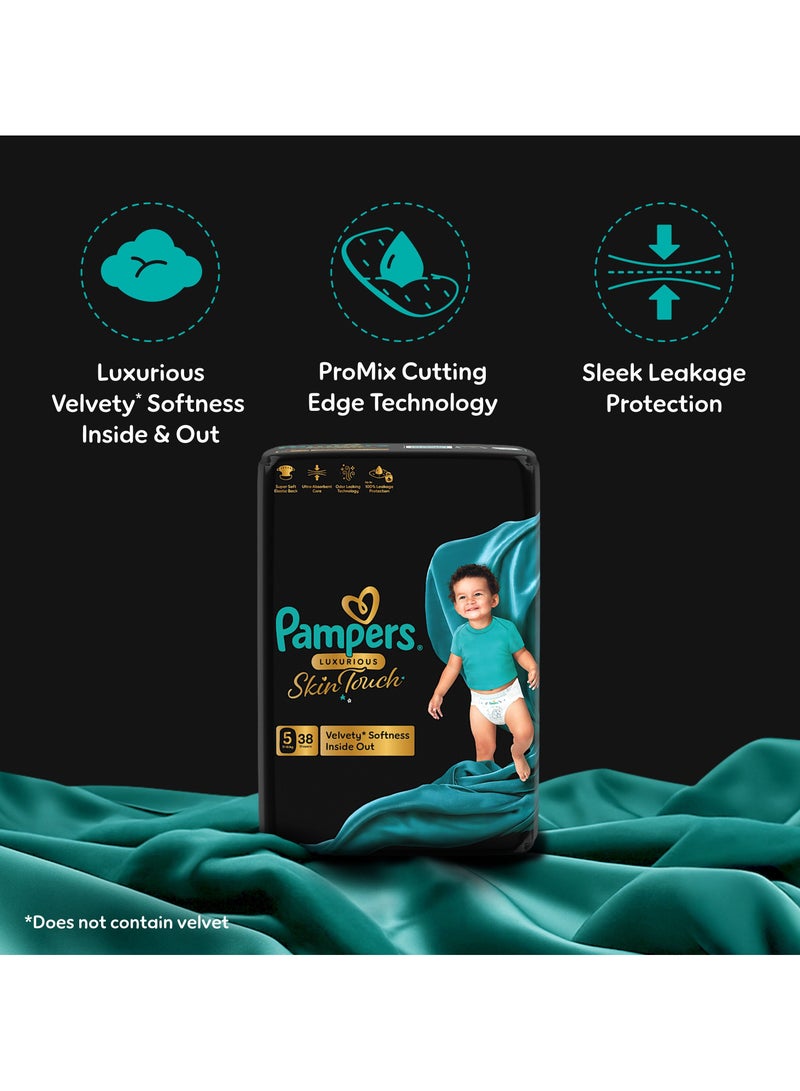 Pampers Luxurious Skin Touch with Luxurious Velvety Softness Inside Out  Size 5  11-16kg Premium Diapers For Toddlers - Image 2