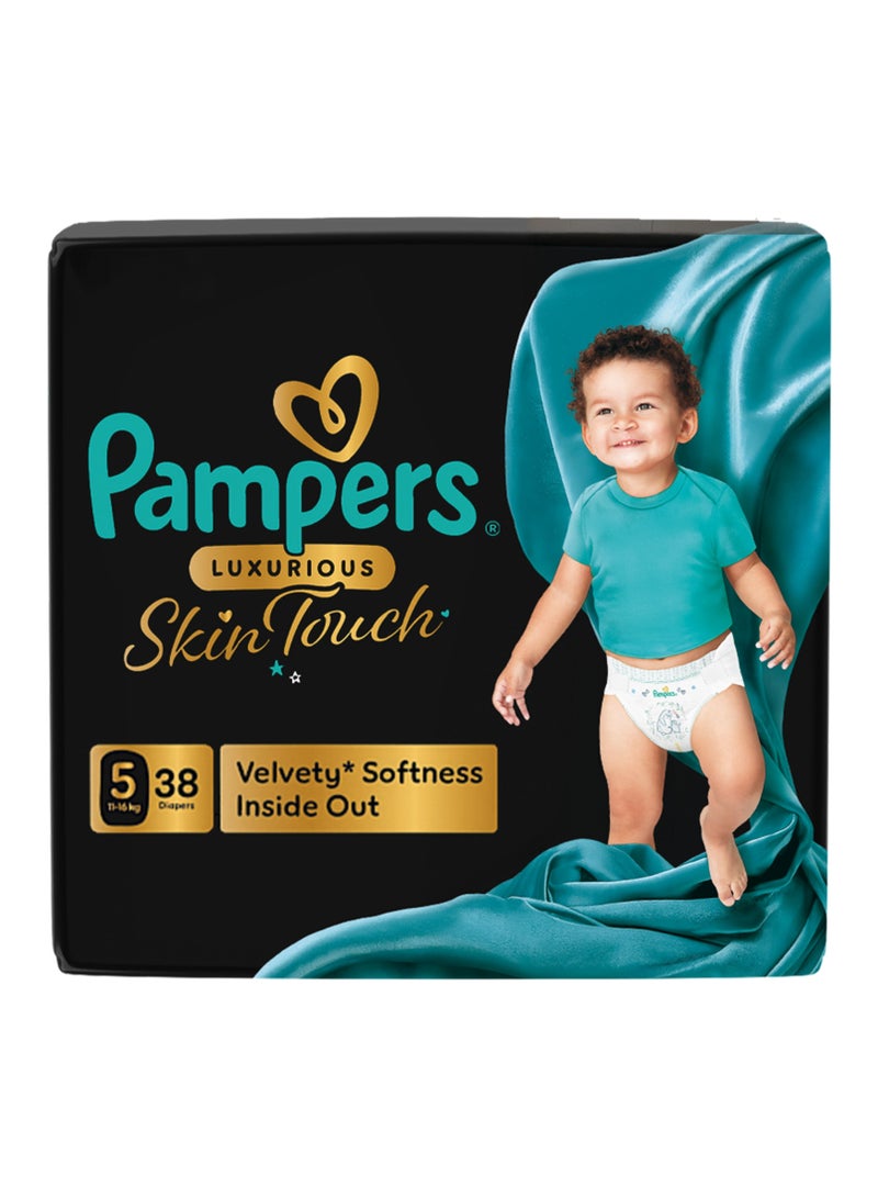 Pampers Luxurious Skin Touch with Luxurious Velvety Softness Inside Out  Size 5  11-16kg Premium Diapers For Toddlers - Image 1