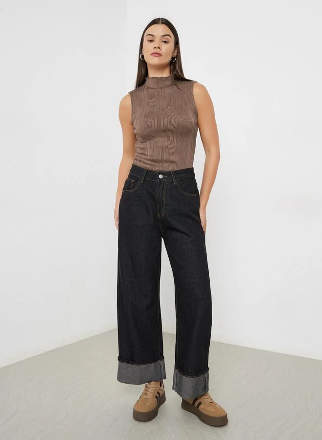 ستايلي بلوزة محبوكة مُجسمة بياقة عالية