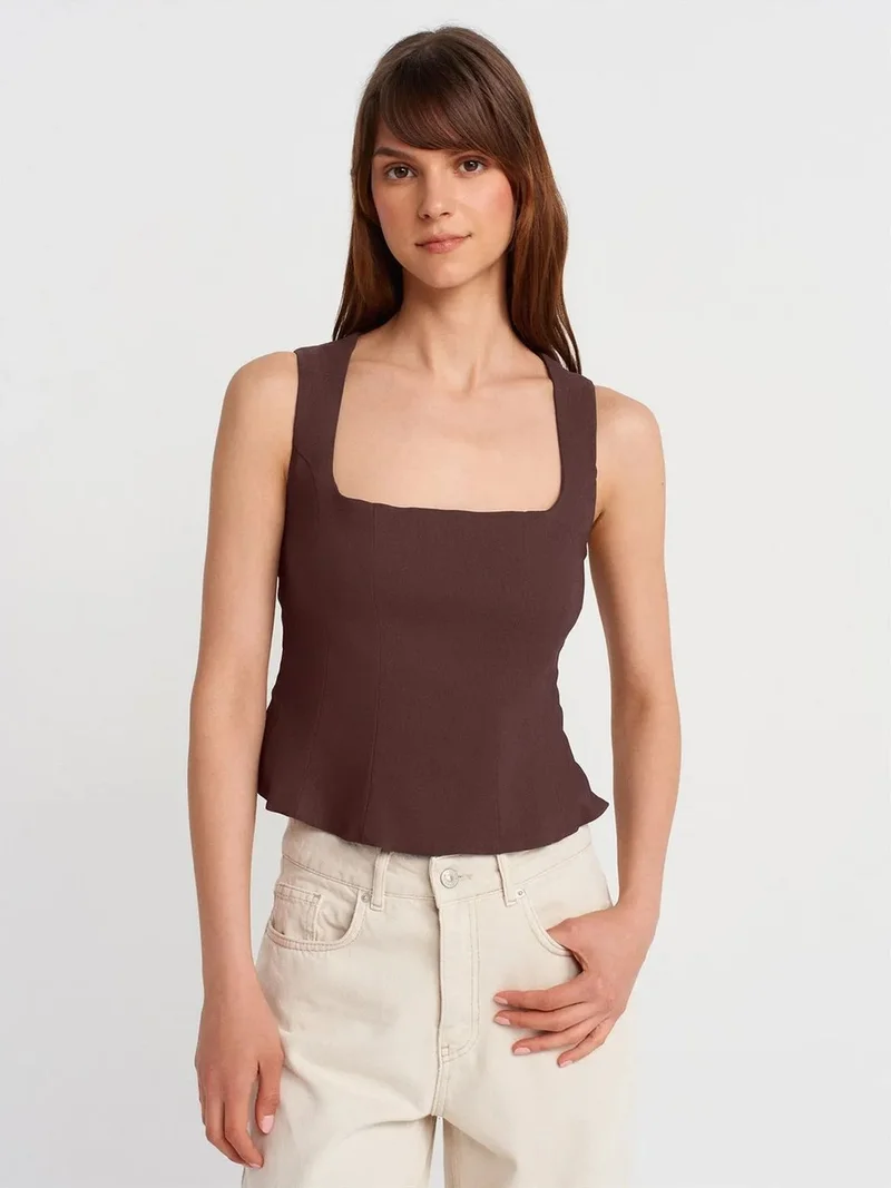 ديلفين Dilvin Fitted Sleeveless Square-Neck Blouse