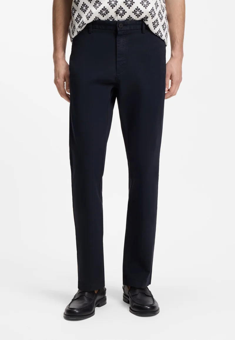 هوجو تشينو بقصة ضيقة من قماش الجبردين المطاطي