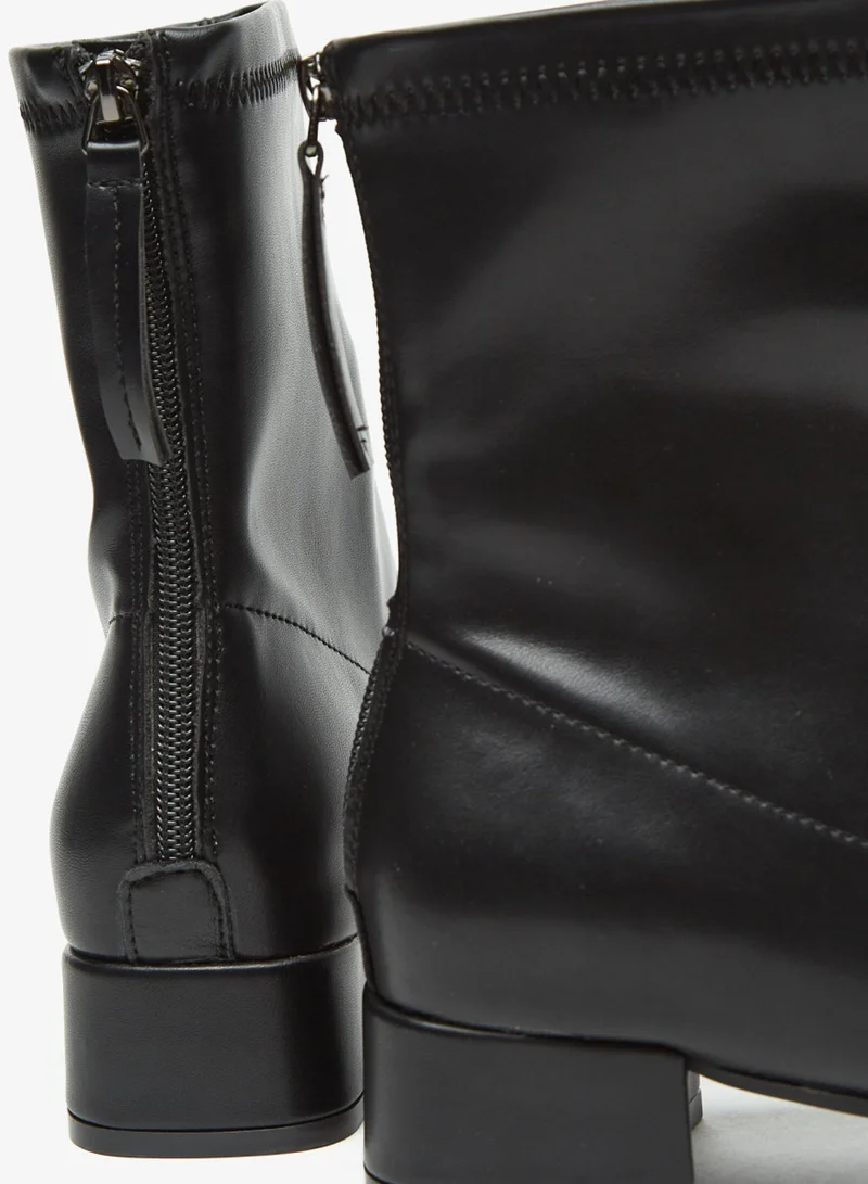 فلورا بيلا من شو إكسبرس Womens Solid Boots With Zip Closure And Block Heels By Shoexpress