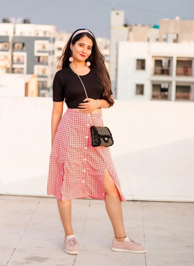 ساسافراس Black Styled Back Crop Top for Women