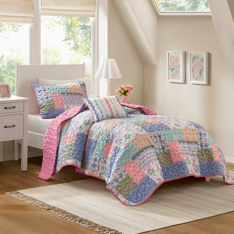 Intelligent Design Twin/Twin XL Pink Floral Patchwork Quilt Set, Reversible Teen Girls Lightweight Boho Bedding Coverlet with Sham & Decorative Pillow - Image 1
