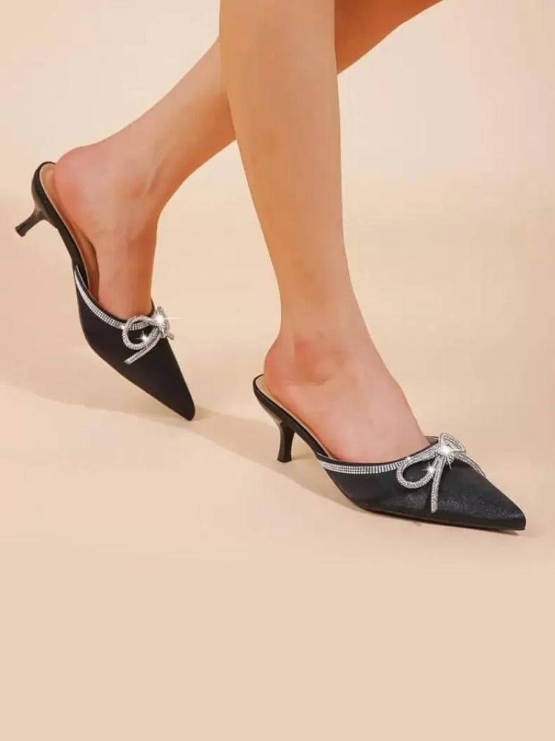 Shoetopia أحذية شوتوبيا النسائية الأنيقة من الساتان العاجي مع قوس الكريستال - حذاء مسطح مدبب لارتداء السهرة أو المناسبات المسائية - Image 2