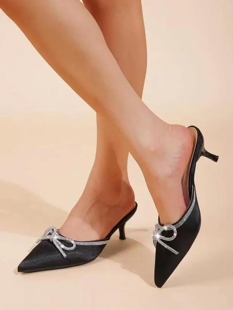 Shoetopia أحذية شوتوبيا النسائية الأنيقة من الساتان العاجي مع قوس الكريستال - حذاء مسطح مدبب لارتداء السهرة أو المناسبات المسائية - Image 3