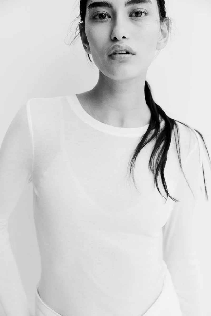 اتش اند ام بلوزة من الجيرسيه وقطن بيما